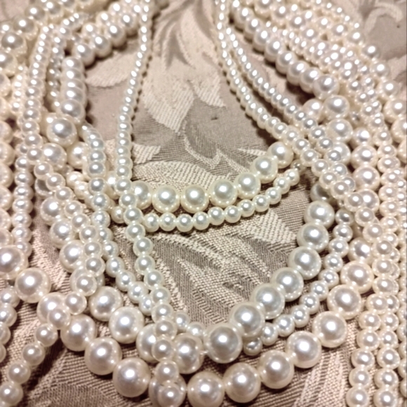 🌹 Exquisite Draping Creamy Ivory Pearl Statement Necklace - Picture 9 of 12